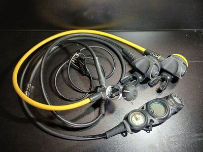 Mares Rover Scuba Diving Regulators & Gaugez