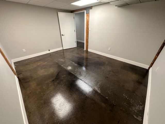 Great Sandy Location Office Space for Rent with Possibility to Expand