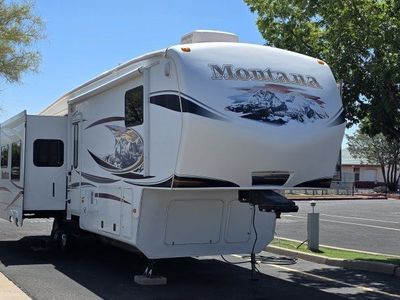 2012 Keystone Montana 39FT 5th Wheel – 3 Slides – Four Season Package