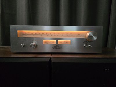 Akai AT-2200 AM/FM Stereo Tuner Vintage Audio Component