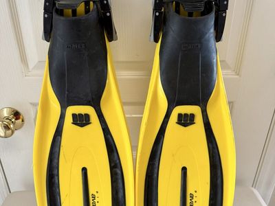 Size Small Mares Avanti X-3 Diving Snorkel Fins