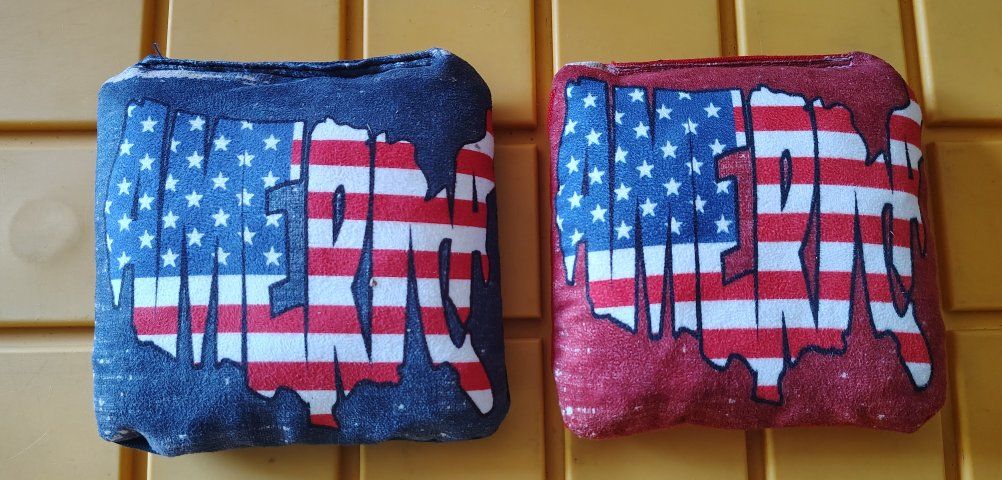 SET OF EIGHT AMERICA CORNHOLE TOSSING BAGS NEW