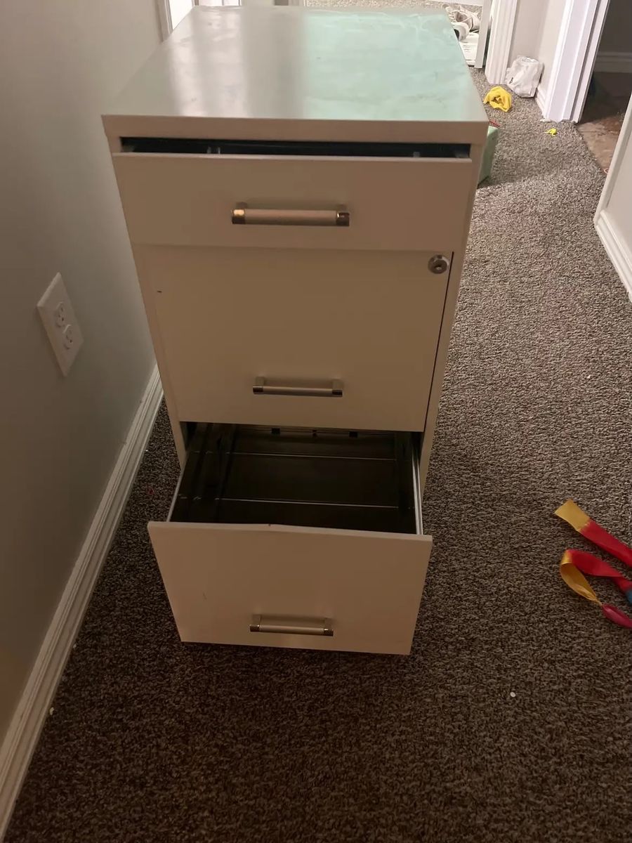 White 3-Drawer File Cabinet with Silver Handles and Lock filing cabinet