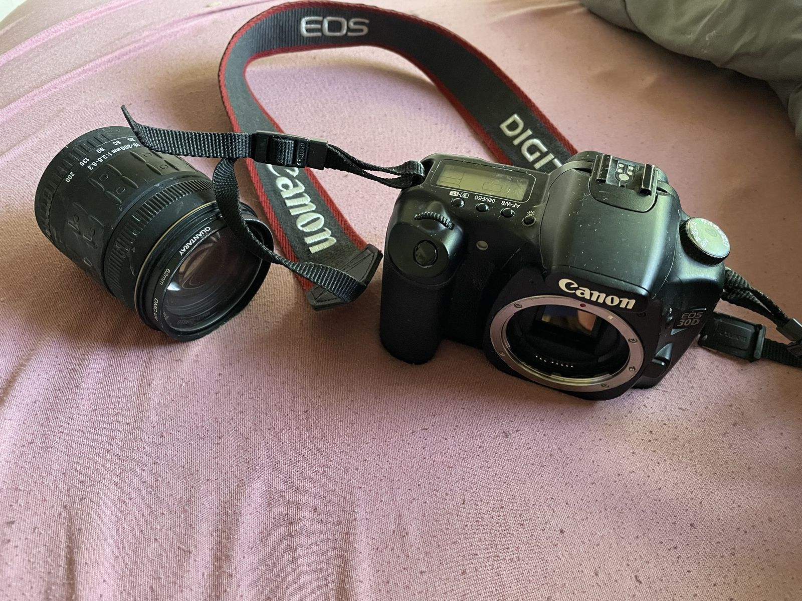 Canon EOS 300D Digital Rebel DSLR Camera w/ Quantaray 28-300mm Lens & Strap