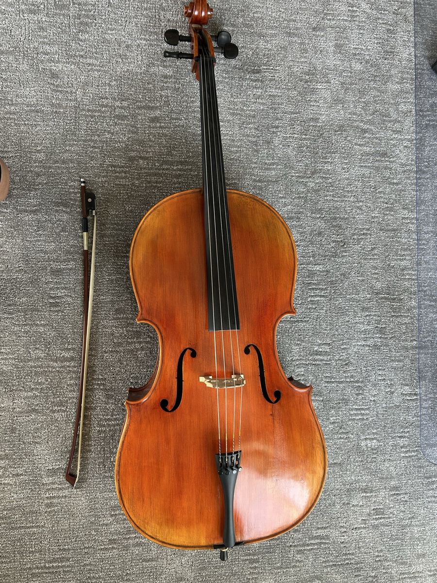 4/4 Cello with soft case