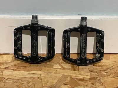 Redline magnesium flat bmx mountain bike pedals 9/16
