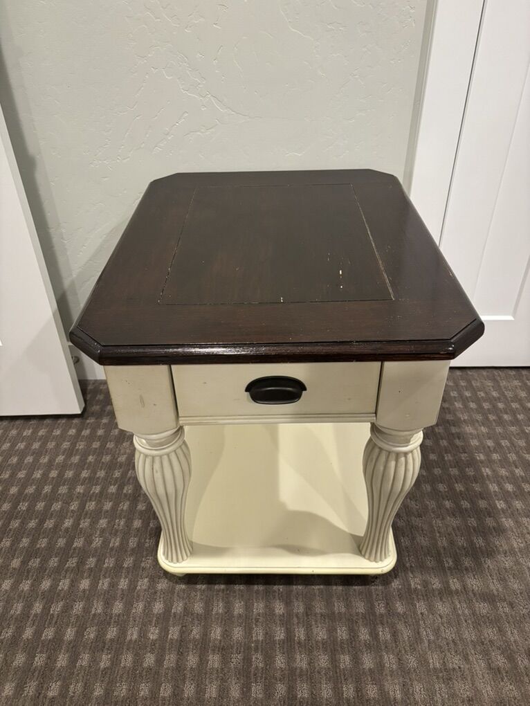 End Table / NightStand