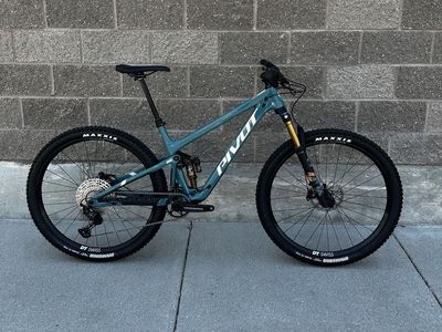 Pivot Trail 429 Brunch Ride Size Large