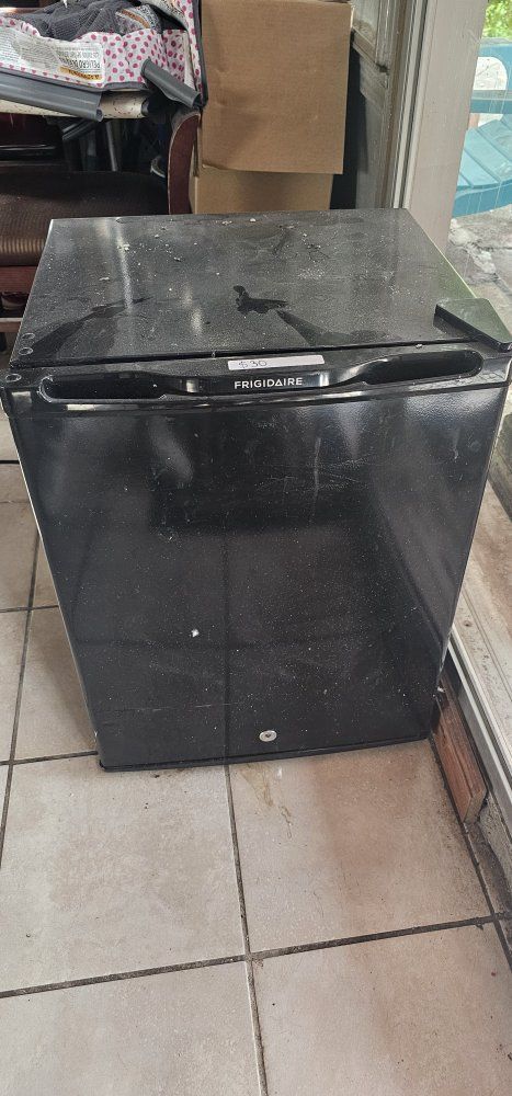 Frigidaire Mini Fridge