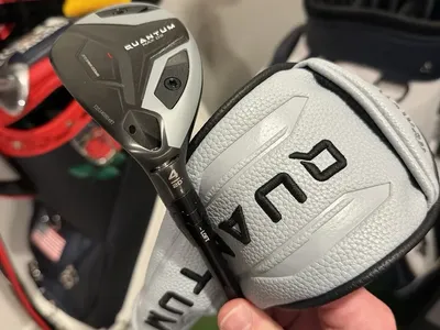 Left Hand 2026 Callaway Quantum Max OS 4 Hybrid 20° Accra iSeries Tour 90i Red