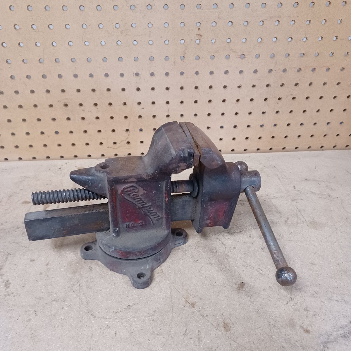 Vintage-Antique vise for restoration