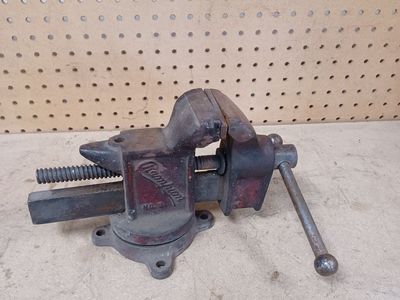 Vintage-Antique vise for restoration
