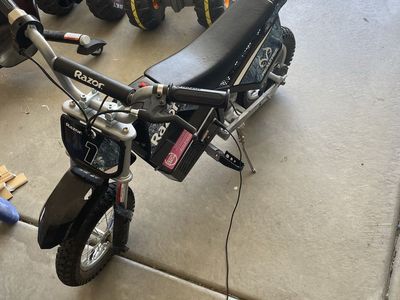 Razor MX350Electric Dirt Bike Kids Motorcycle
