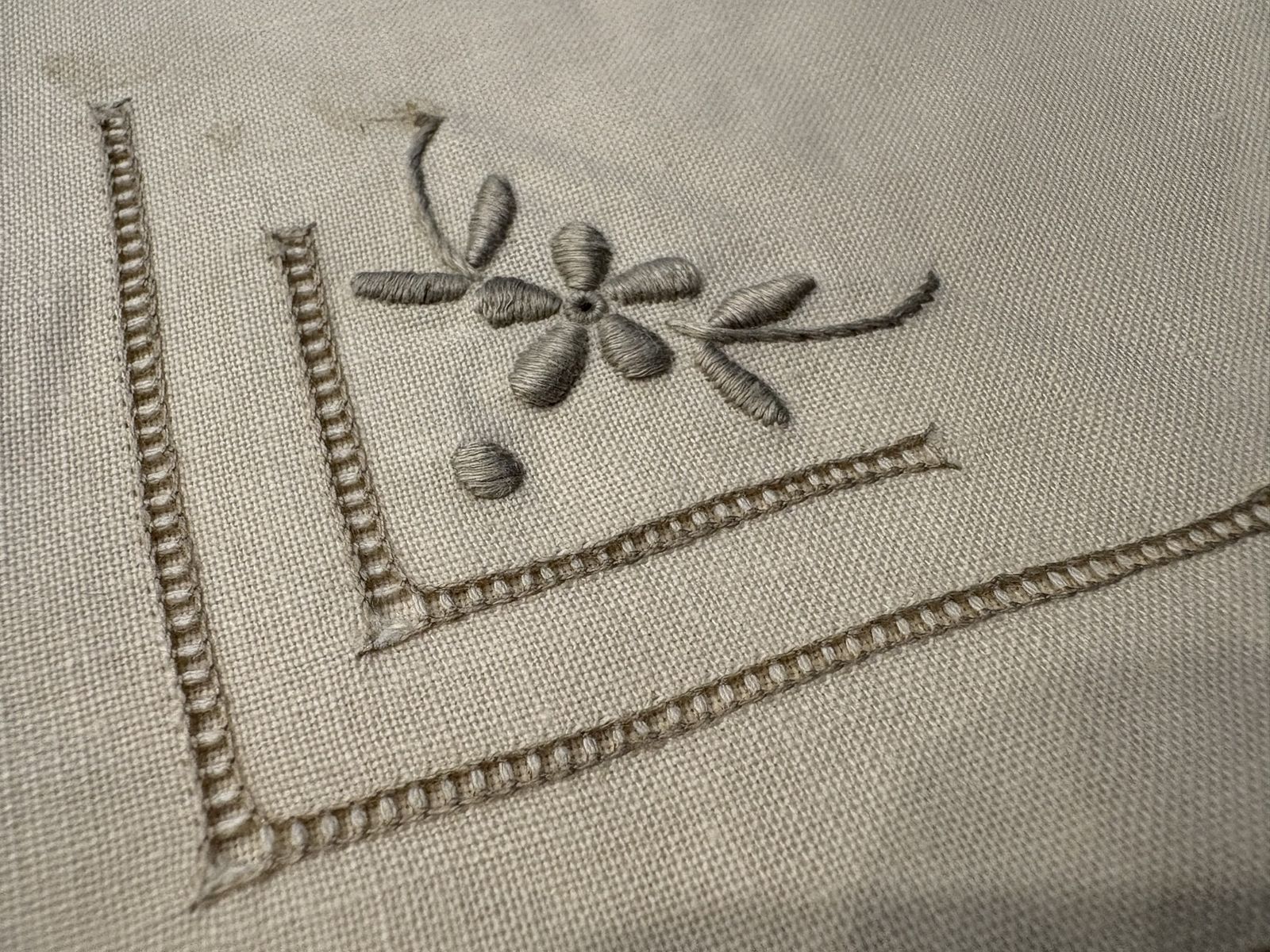 Main image 7