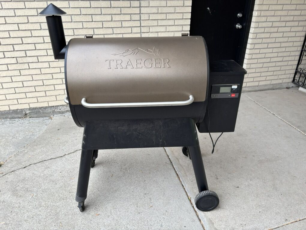 Traeger Pellet Smoker Grill