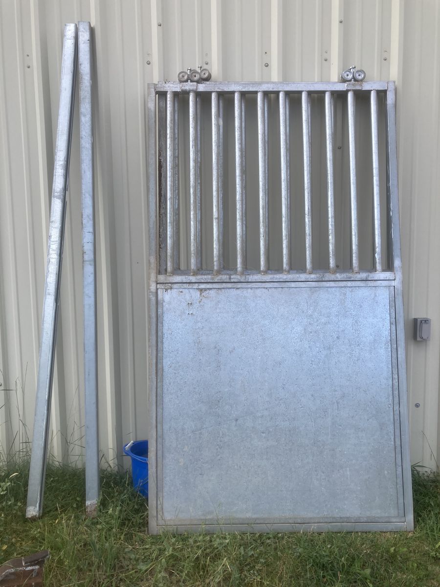 Metal Sliding Barn Door Stall Gate with Rails