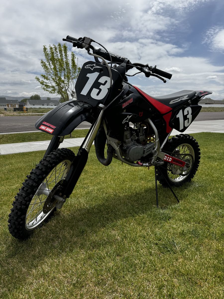 2006 Honda CR 85 Dirt Bike - Black/Red