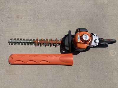 Stihl HS 82R gas hedger