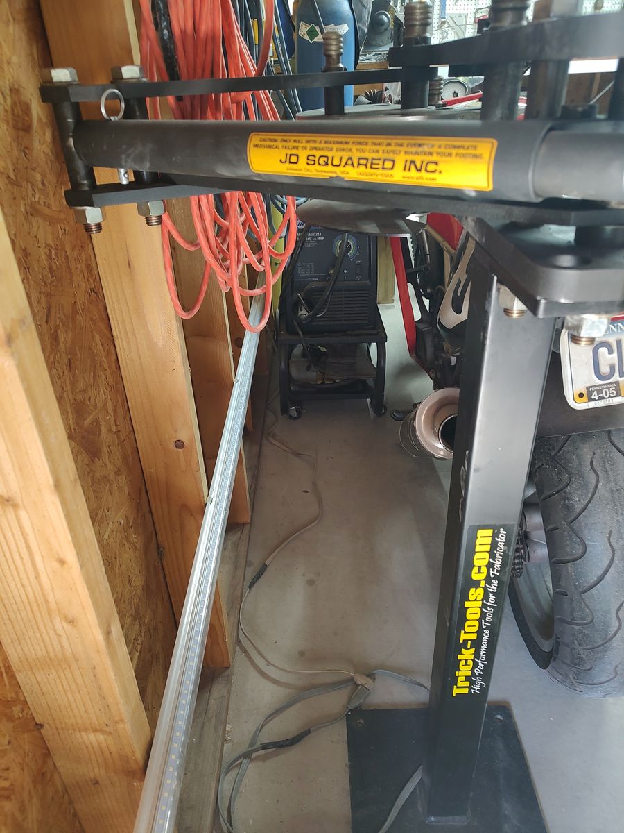 JD Squared Model 32 Tubing Bender and 1.5" x 5.5" CLR 180 Degree Die