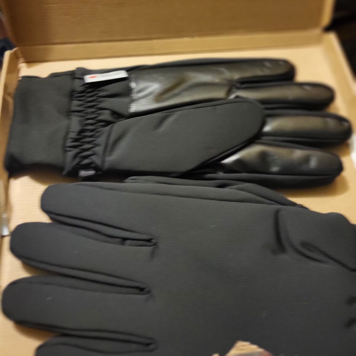Men's size large 3M Gloves