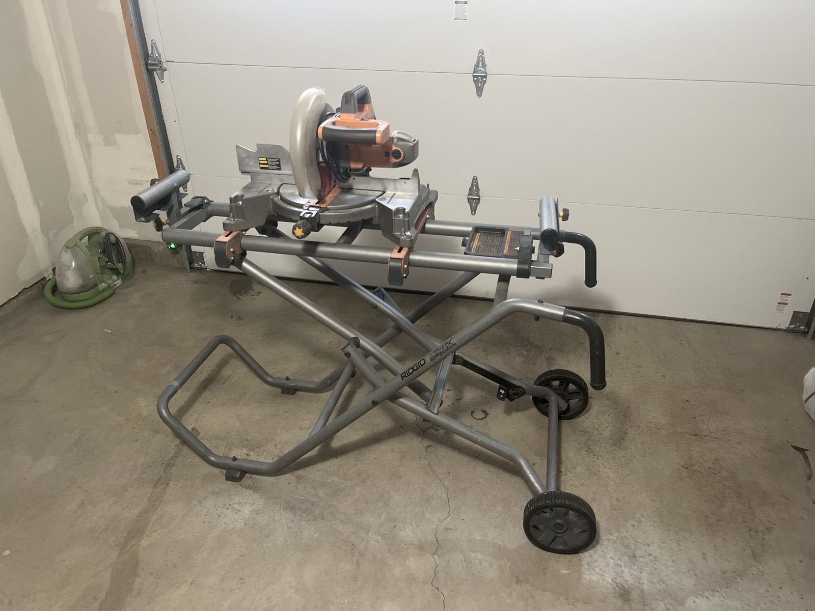 RIDGID 10” Sliding Dual Bevel Miter Saw w/ Rolling