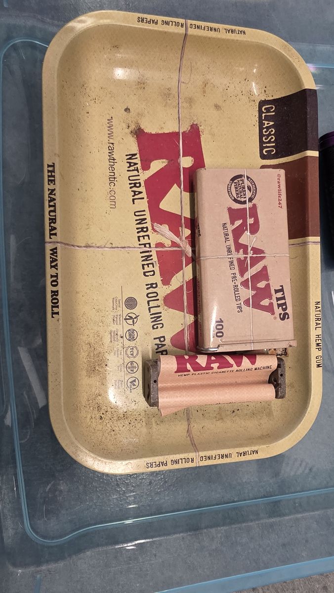 RAW Rolling Tray Kit with Lost Vape and GeekVape Mods Bundle