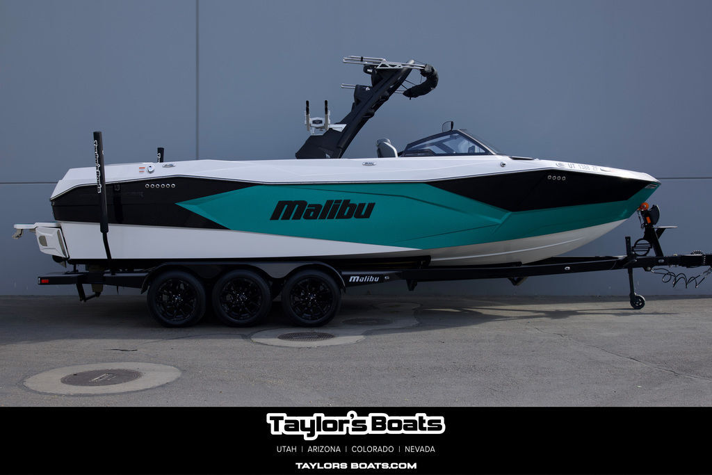 2023 Malibu Boats 26 LSV