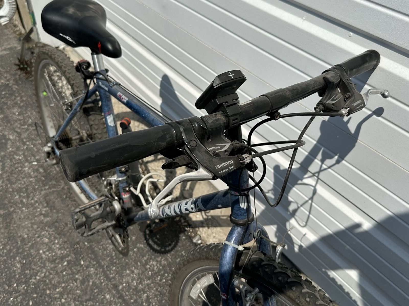 Main image 3