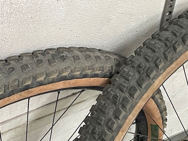 Specialize 29 x2.6 mountain bike tires used tan wall eliminator butcher