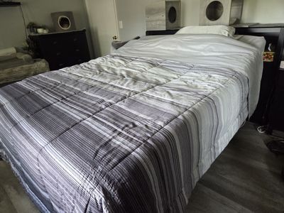 SLEEPNUMBER BED Queen sized