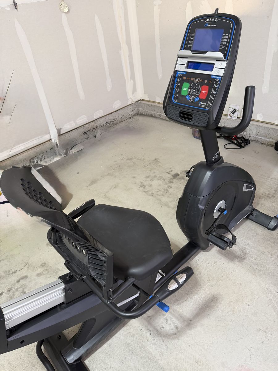 Nautilus R616 Recumbent Bike