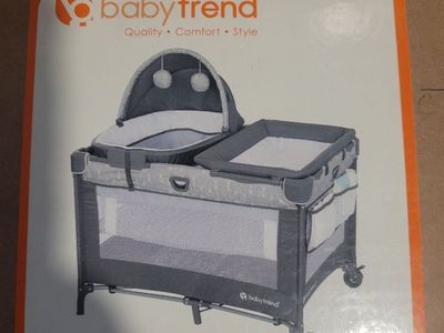 Play Pen Snooze Pod and Changer