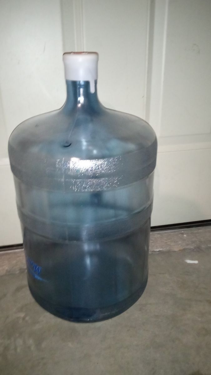 5 gallon water bottle water storage