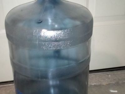 5 gallon water bottle water storage