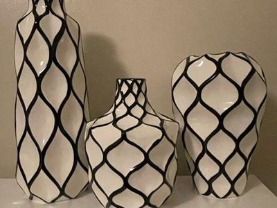 Torre & Tagus vases