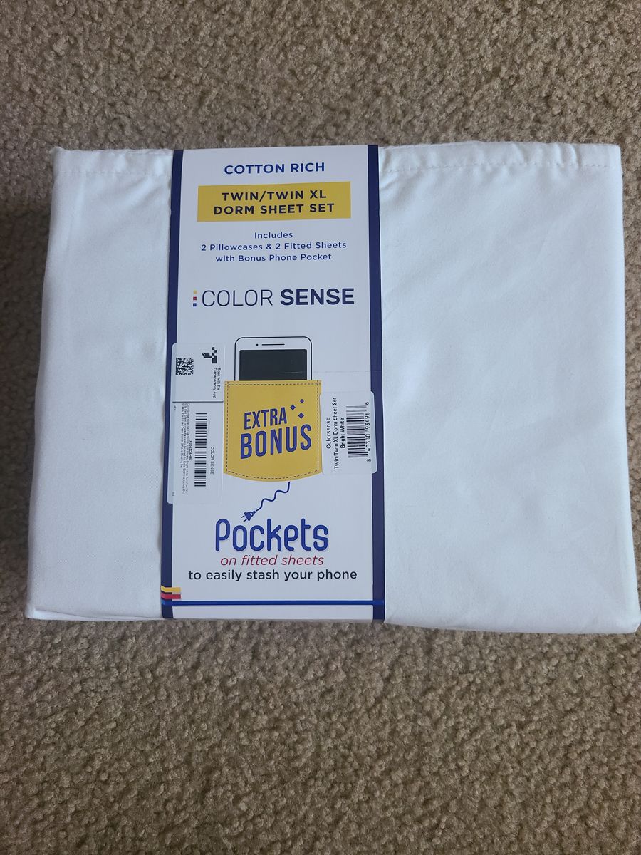 2 fitted sheets + 2 pillowcases (Twin/ Twin XL )
