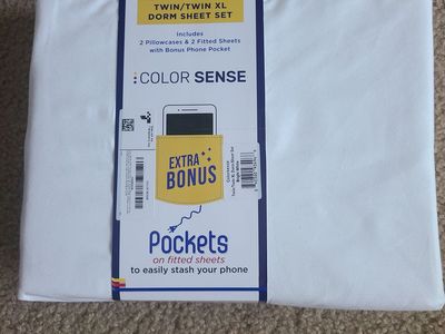 2 fitted sheets + 2 pillowcases (Twin/ Twin XL )