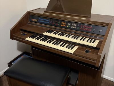 Lowrey Debut Deluxe Electric Organ (1997) with Bench - Excellent Condition, MIDI Compatible