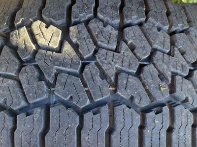 Falken AT3 set of 5 285/70/17