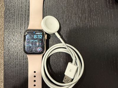 Apple Watch Series 5 (44mm)