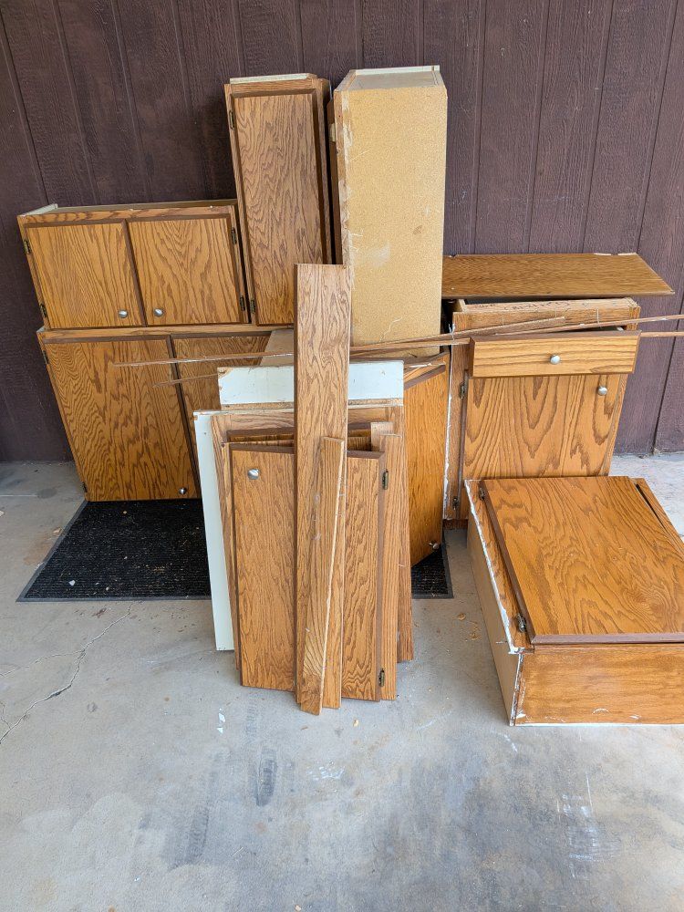Oak Wood Kitchen Cabinets Lot Upper and Lower Units