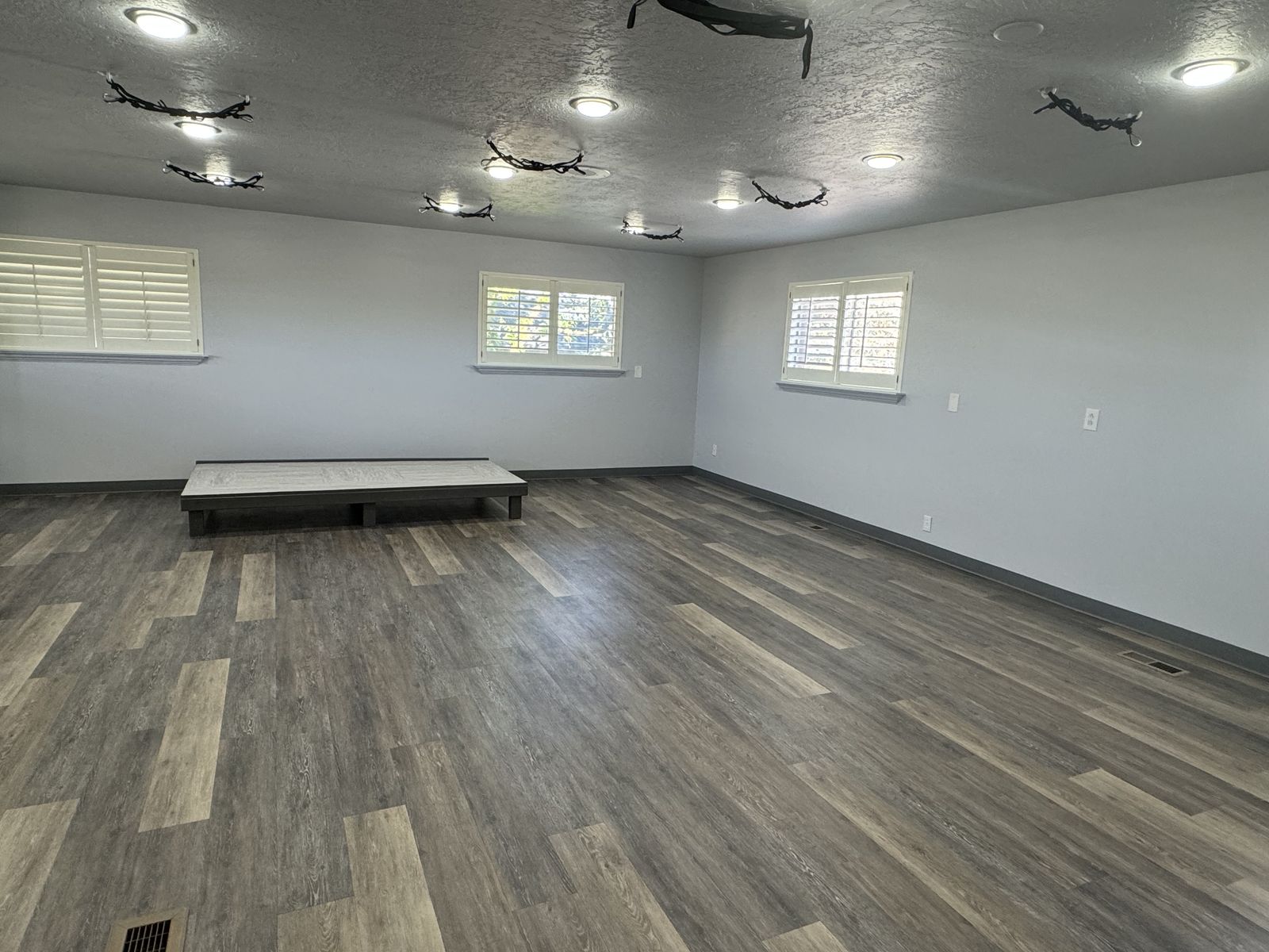 Main image 8