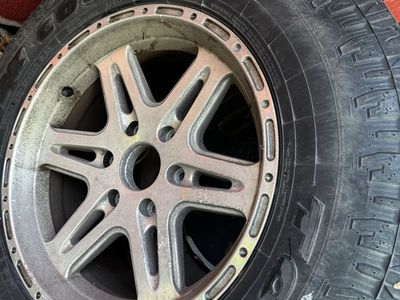 Chevy Avalanche / Silverado 18” 6-Lug Wheel & Tire Set – LT275/70R18