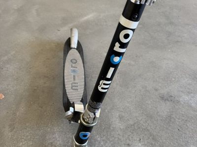 Micro 2 Wheel Scooter Good Condition