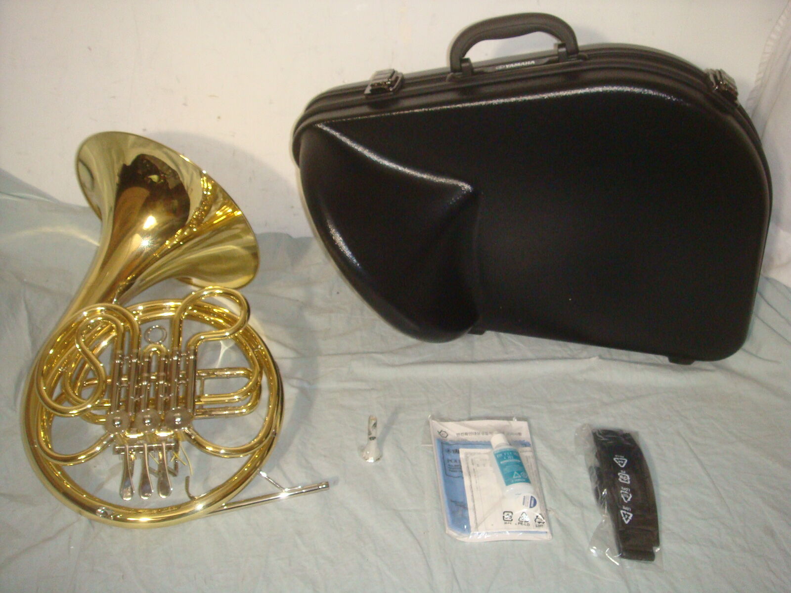 YAMAHA YHR-314II STANDARD F SINGLE FRENCH HORN WITH CASE - NEW!