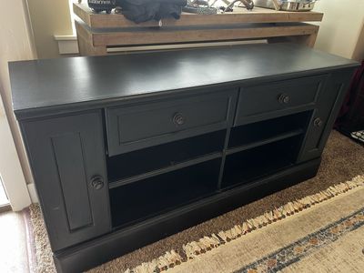 Entertainment center