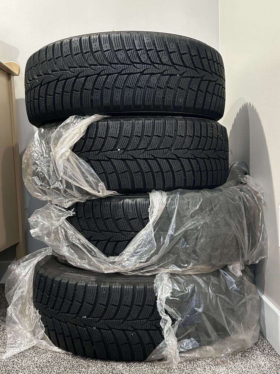 Laufenn 215/55R17 98T Winter Tires - Set of 4, Excellent Tread, All-Season Ready