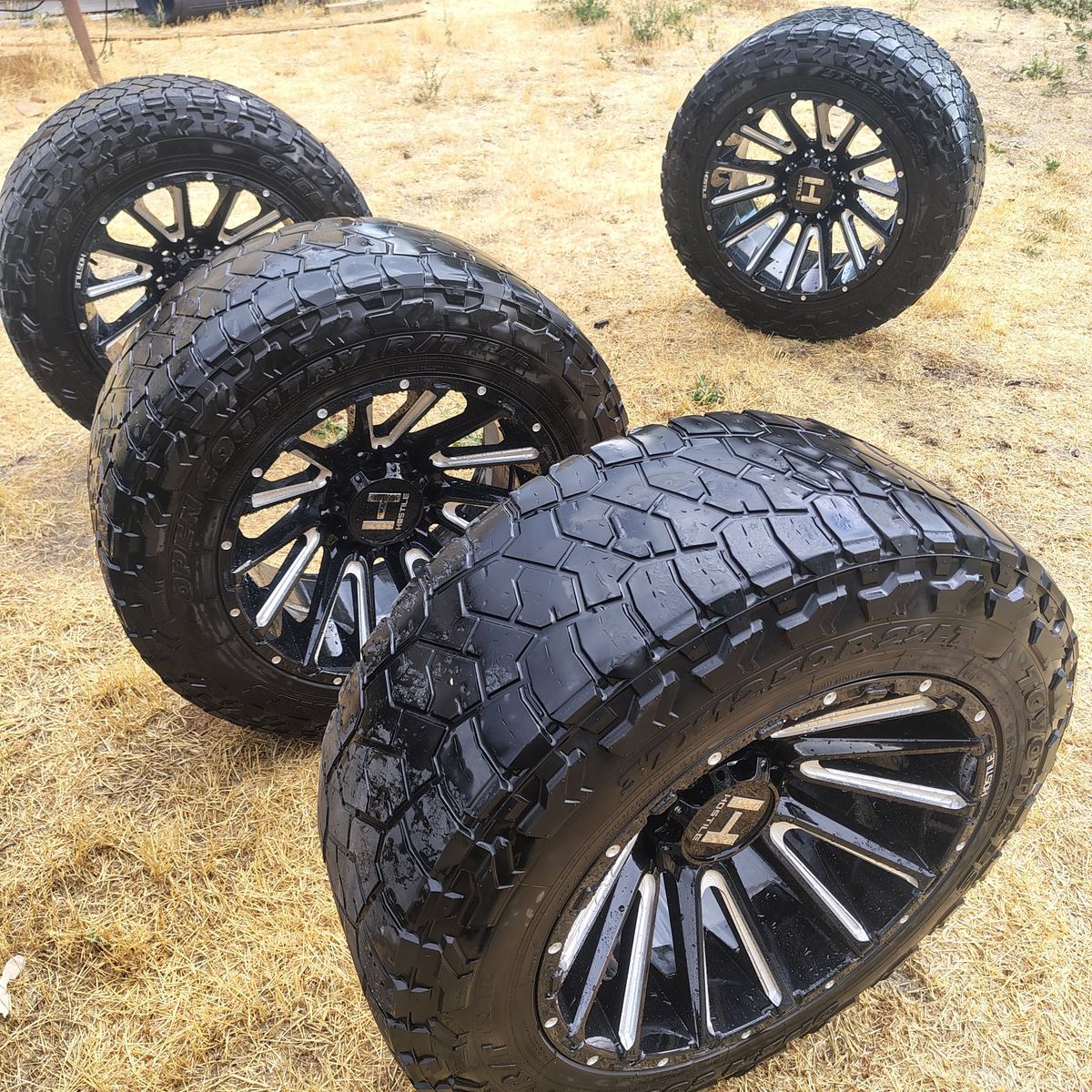 37x12.50r17 GMC wheels and tires 8x180