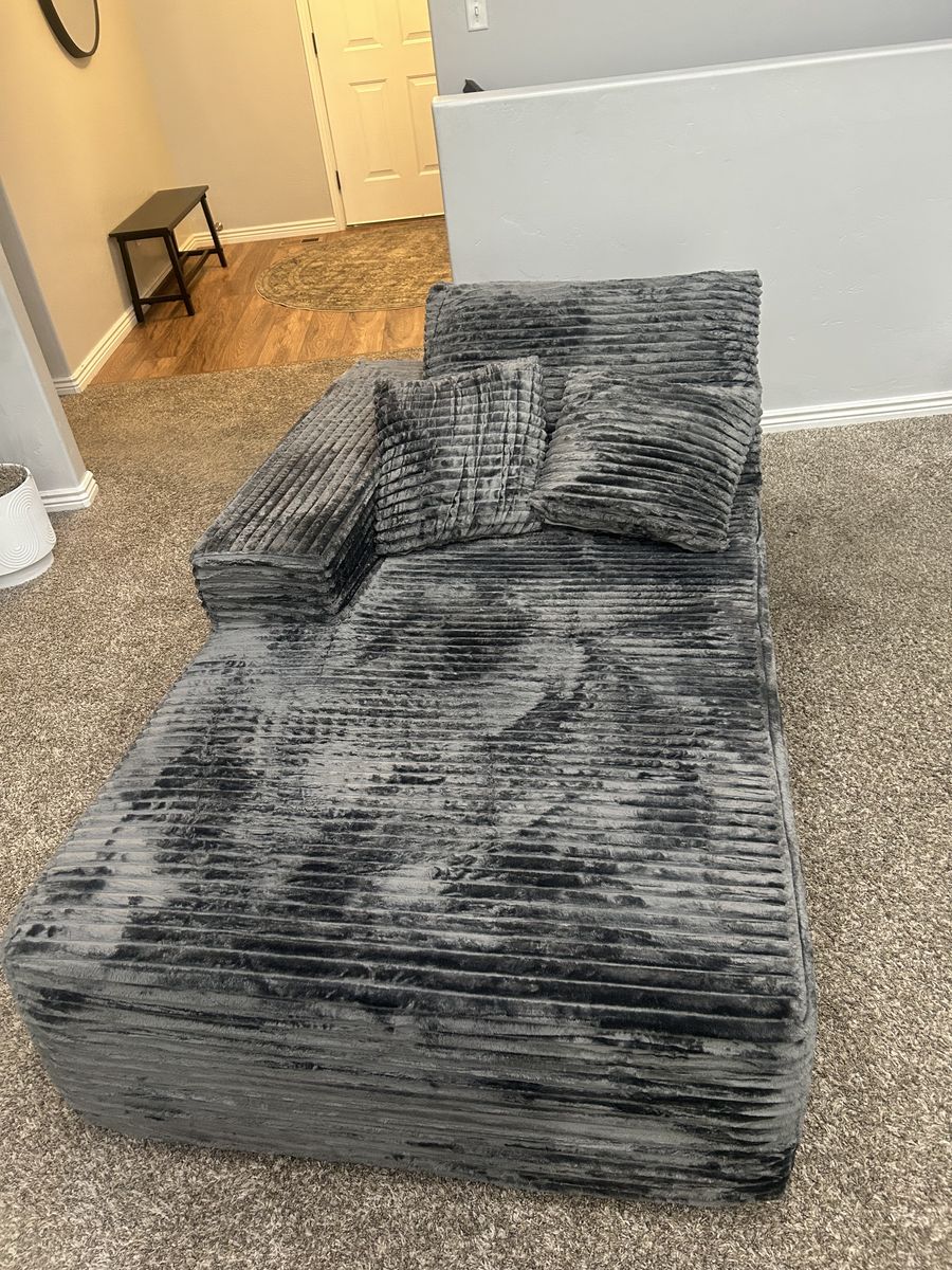 Chaise lounge