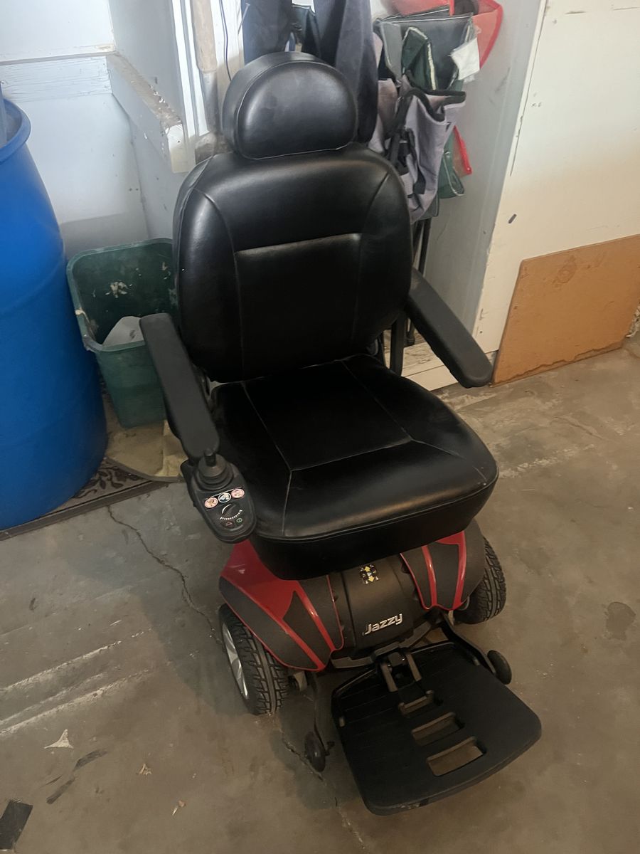 Jazzy wheel chair